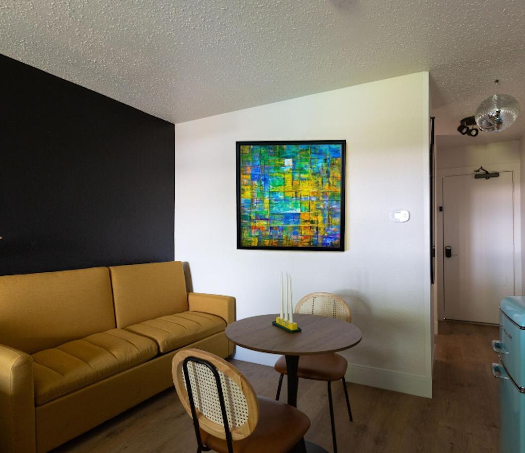Hotel Mccoy - Art, Libations, Pool Society 大学城 外观 照片